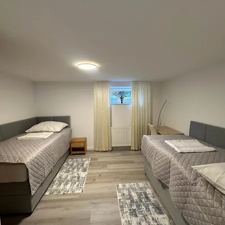 Neu Renoviertes 3 4 Boxspringbetten Moderne Kueche Und Vieles Mehr Alloggio in famiglia Lohne (North Rhine-Westphalia)