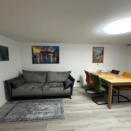 Neu Renoviertes 3 4 Boxspringbetten Moderne Kueche Und Vieles Mehr Homestay *