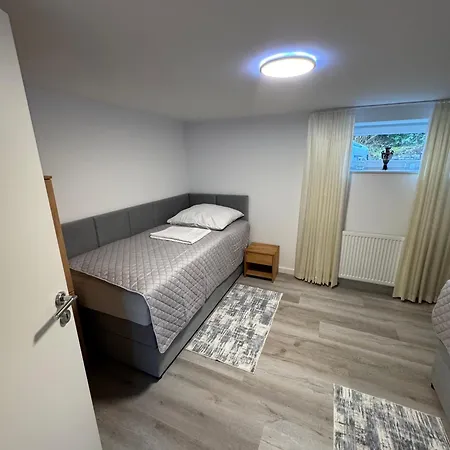 Neu Renoviertes 3 4 Boxspringbetten Moderne Kueche Und Vieles Mehr Homestay Lohne (North Rhine-Westphalia)